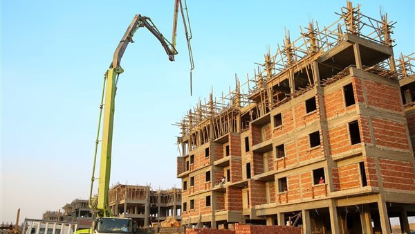 الإسكان تستعرض معدلات تنفيذ مشروعات المرافق بالسويس الجديدة