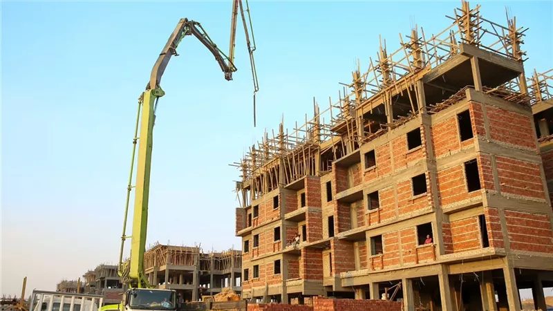نائب رئيس هيئة المجتمعات العمرانية يستعرض مشروعات «سكن لكل المصريين» بـ"حدائق العاشر"