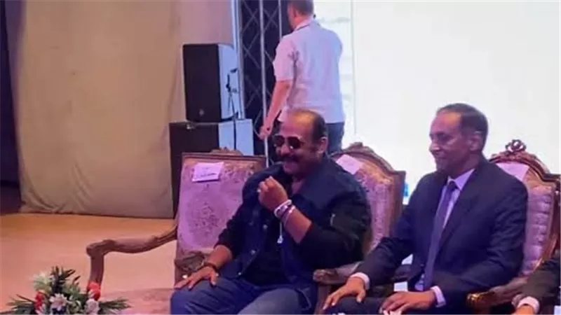 «عاملين إيه يا صيع».. إفيه الفنان محمد ثروت يتسبب في أزمة عقب ندوة تثقيفية بجامعة بني سويف (فيديو)