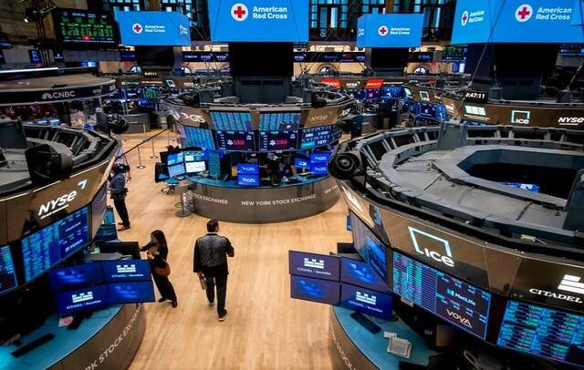 تراجع الأسهم الأمريكية بفعل ارتفاع عوائد السندات وتوقعات رفع الفائدة