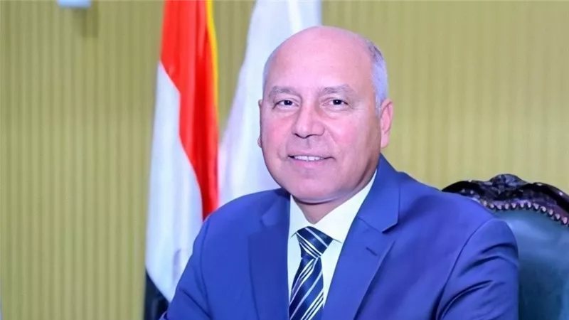 تهالك شبكة السكك الحديدية القديمة وسوء حالة الطرق أبرزها، كامل الوزير يستعرض تحديات قطاع النقل