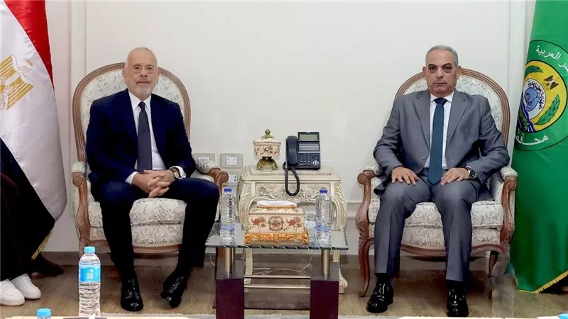 محافظ الإسماعيلية يبحث مع سفير اليونان تعزيز التعاون المشترك وفتح آفاق جديدة للاستثمار