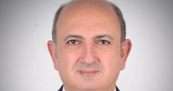 رئيس جامعة المنصورة يهنئ الدكتور ياسر لطفى بتعيينه نائبًا لرئيس الجامعة لشؤون التعليم والطلاب