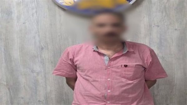 سقوط عاطل روَّج لبيع الشهادات والمحررات الرسمية المقلدة في الجيزة