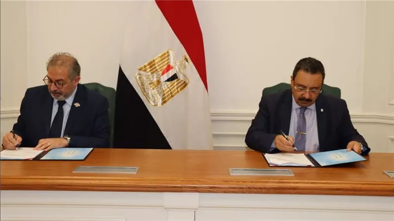 جامعة الإسكندرية توقع اتفاقا لتقديم الخدمات الطبية لمنتفعي التأمين الصحي الشامل بمستشفى سموحة التخصصي