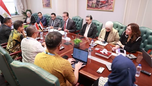 وزير الصحة يبحث مع نظيره الإندونيسي تمويل تطوير المنظومة الصحية وتحديث الأجهزة الطبية