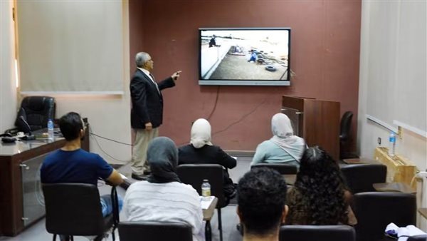 بيطري القاهرة تختتم برنامجا تدريبيا متخصصا في سلوك وتدريب الكلاب (صور)