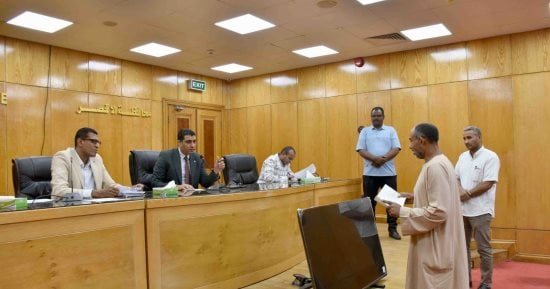 مناقشة وبحث 45 شكوى وطلب للمواطنين خلال اليوم المفتوح الأسبوعى بالأقصر.. صور