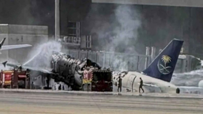 سوريا تدين استهداف مطار الملك خالد الدولي وتؤكد تضامنها الكامل مع السعودية