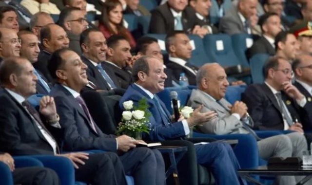 فخامة الرئيس السيسى: نستهدف إعادة البحيرات إلى وضعها الطبيعى وتعظيم إنتاجها