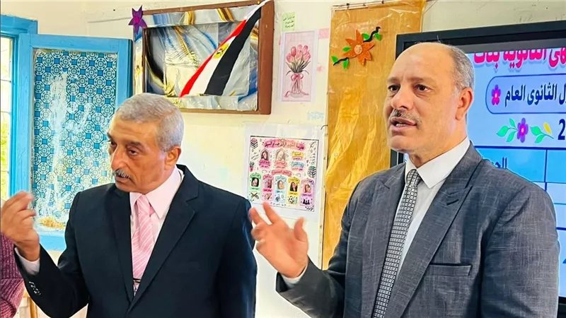 مدير التعليم بالإسكندرية يتفقد مدرسة حسام البهي الثانوية بنات لمتابعة امتحانات أكتوبر