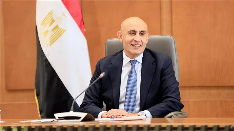 عبد اللطيف: نعمل على تحسين أوضاع المعلمين ماليا وعودة هيبتهم
