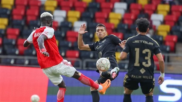 تغييرات بالجملة في دفاع الأهلي أمام القناة بالدوري الممتاز