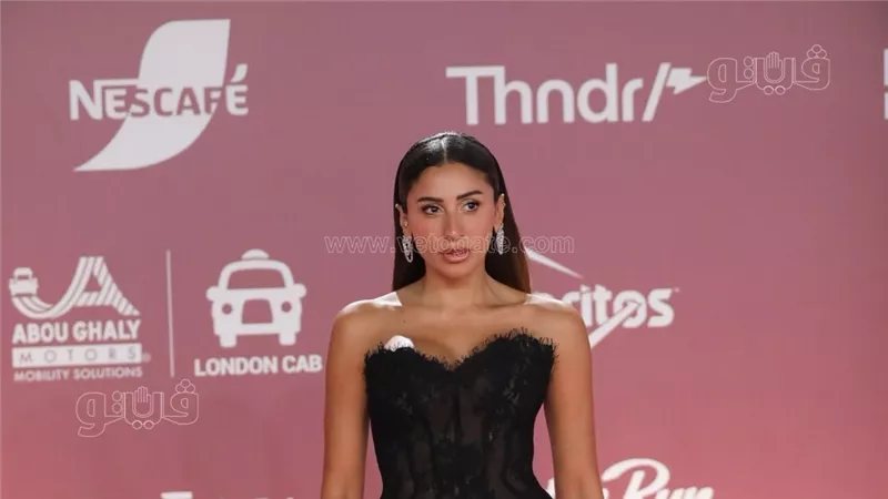 دينا الشربيني وأمينة خليل تتألقان على ريد كاربت ختام "الجونة السينمائى" (صور)