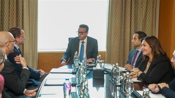 وزير الصحة يبحث نقل تكنولوجيا تصنيع لقاح المكورات الرئوية إلى مصر وتأمين احتياجات الأطفال