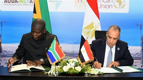 وزير الخارجية يبحث مع نظيره الجنوب أفريقي التطورات الإقليمية والأوضاع في السودان ومنطقة الساحل