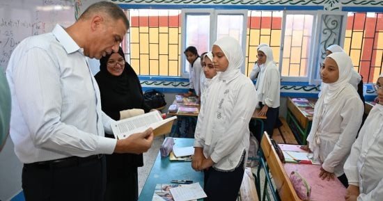 محافظ جنوب سيناء يتابع انتظام الدراسة بمدرسة الشهيد عمرو شكري خلف