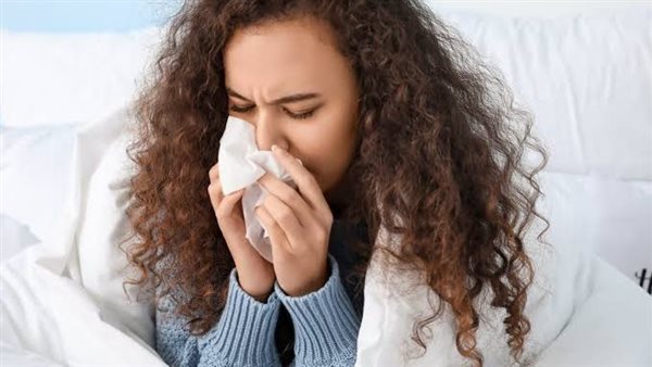 طرق طبيعية لتخفيف انسداد الأنف عند النوم وتحسين التنفس ليلًا