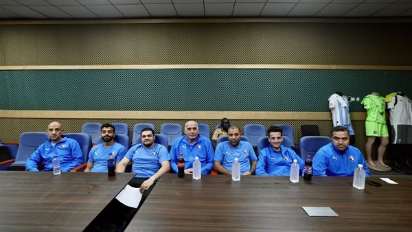 بيراميدز بالقميص الأزرق في الأبيض والمريخ بنتيو بالأحمر (صور)