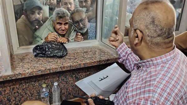 محافظ الشرقية: إقبال كبير على ترخيص "التوك توك" بفاقوس