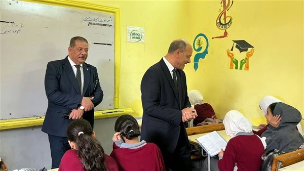 وكيل التعليم بالإسكندرية: الانضباط يبدأ من داخل الفصل والمواظبة مفتاح التفوق