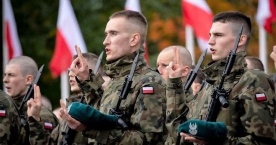 بولندا تتصدر دول العالم بمشتريات غير مسبوقة للأسلحة عام 2025