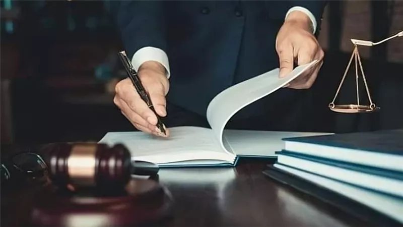 استدرجه بحجة التوصيلة وأنهى حياته بحجر خرساني لسرقة سيارته في العاشر من رمضان