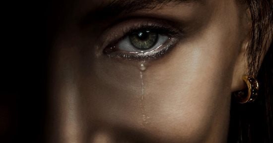 تباين النقاد والجمهور.. Other Mommy لجيسيكا شاستين يتصدر شباك التذاكر