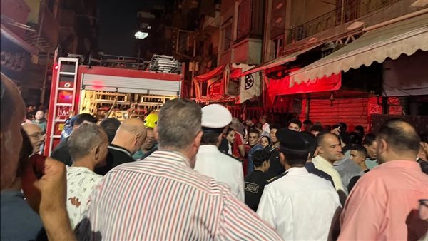 محافظ الدقهلية يتابع حريق كفر البدماص ويوجه باستمرار التواجد الميداني حتى انتهاء التبريد