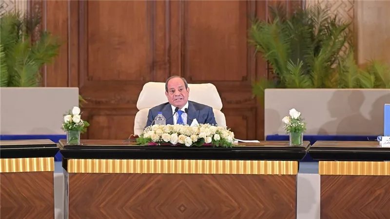 السيسي يشارك في جلسة "أمن الوطن والمواطن" بمنتدى مصر 2026