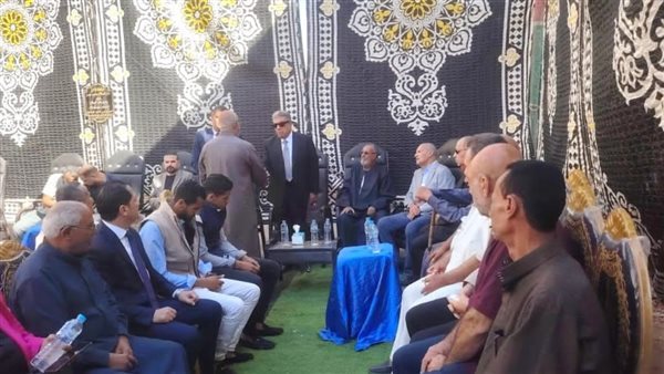 محافظ الدقهلية يقدم واجب العزاء لأسرتي ضحيتي حادث إطلاق النار بالسودان