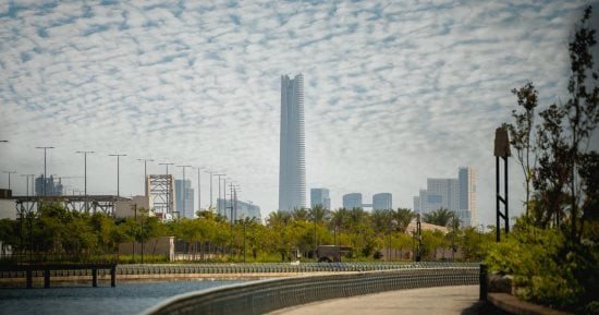 "الإسكان" تقرر إعادة تخصيص وحدات العاملين بالعاصمة بالقرعة بدل الإلكتروني