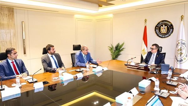 وزير التخطيط: توسيع الشراكة لتأهيل وتدريب العاملين بالجهاز الإداري للدولة