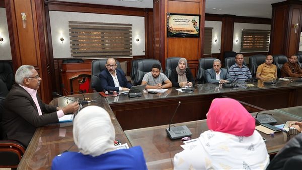نائب محافظ سوهاج يدشن ورشة عمل لتأهيل وحدات التنمية الاقتصادية بالمراكز والمدن