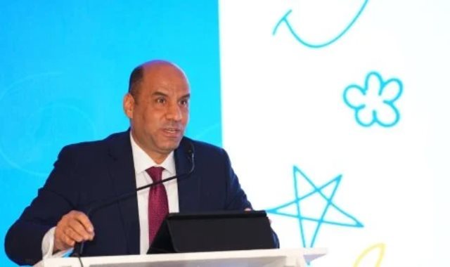 وزير العمل يعلن عن 6349 فرصة عمل فى 46 شركة قطاع خاص بـ11 محافظة