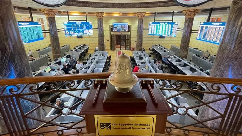 تباين مؤشرات البورصة بعد 90 دقيقة من التداول بمنتصف التعاملات الصباحية