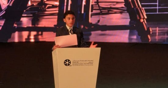 على البيلى: حكايتى مع التمثيل بدأت من مسرح المدرسة وأسرتى دعمتنى فى كل خطوة