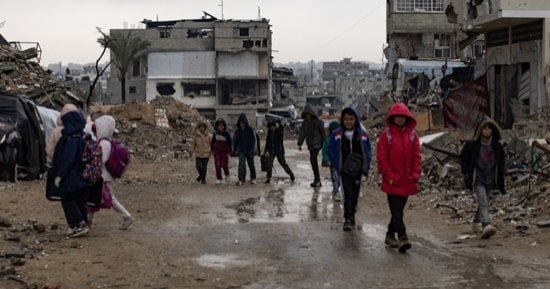 إصابة فلسطينيين بينهما حالة خطيرة بنيران الاحتلال في خان يونس ومخيم جباليا