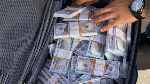 5 مشاهد ترصد شركات وسيارات تكشف محاولة غسل أموال الهجرة غير الشرعية