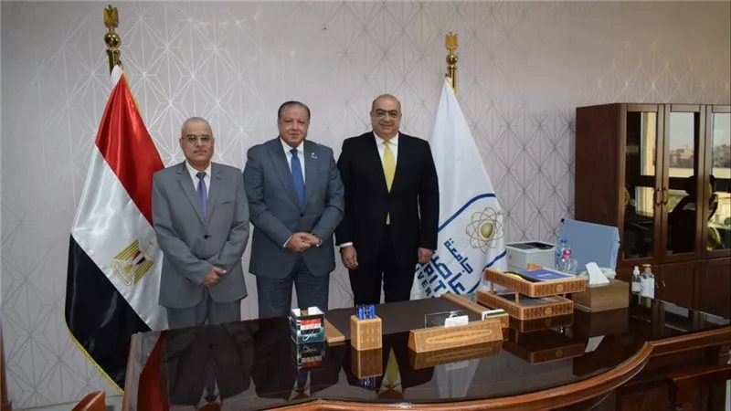 جامعة العاصمة تستقبل رئيس الجهاز المصري للملكية الفكرية لتعزيز التعاون ودعم الابتكار
