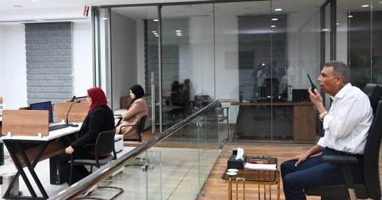 محافظ جنوب سيناء يتابع السيول وإغلاق الطرق المتضررة بعد حادث وادى وتير