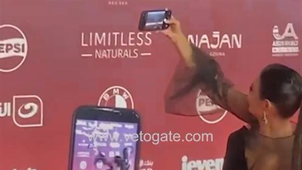 أروى جودة برفقة زوجها في حفل افتتاح مهرجان الجونة (فيديو)