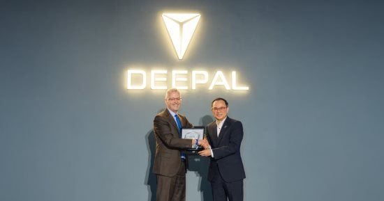 ديبال تطلق سيارتها الفاخرة DEEPAL S09 في المتحف المصري الكبير بالقاهرة