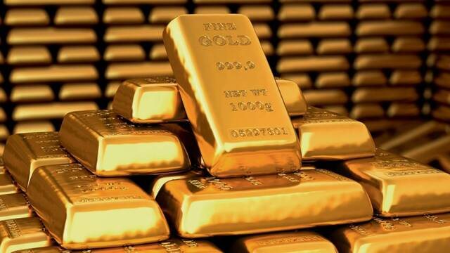 الذهب يرتفع مجدداً فوق 4000 دولار وسط تراجع أسعار النفط