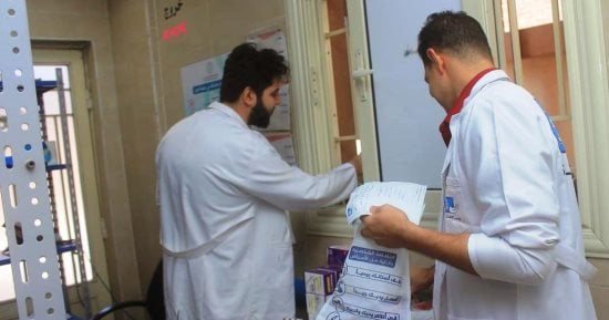 توقيع الكشف الطبى على 1046 حالة بالقافلة الطبية فى كوم أمبو