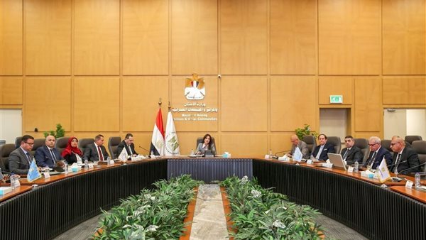 وزيرة الإسكان تناقش مقترح قانون تنظيم السوق العقارية وإنشاء اتحاد للمطورين