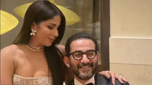 منى زكي عن شخصية أحمد حلمي بالمنزل: "مش كوميديان وهادي جدًّا"