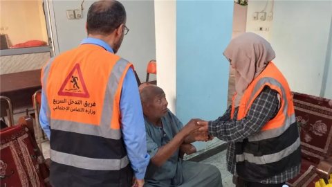 رفضت أسرته استلامه، تفاصيل إنقاذ مسن يبلغ 65 عامًا بأسوان