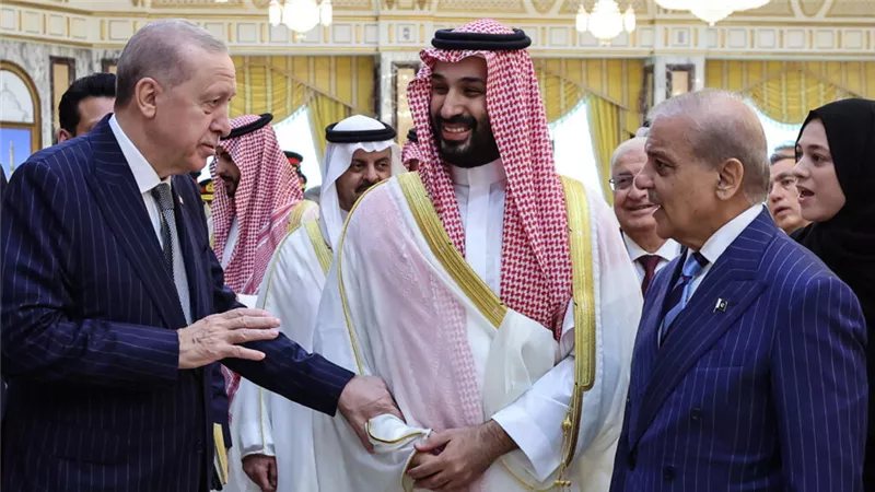 اتفاقية مكة بين الردع والتهدئة، تحرك سعودي باكستاني تركي بطهران لاحتواء التصعيد الإقليمي (تقرير)