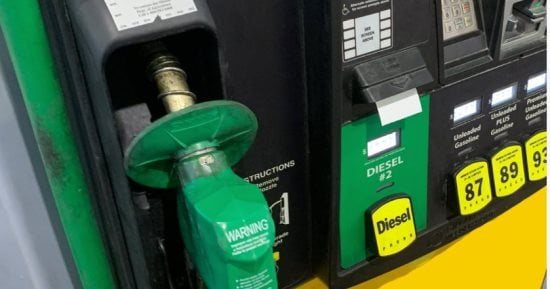 ارتفاع أسعار الديزل بأمريكا يهدد بتسجيل تكاليف قياسية لشحن الطرود